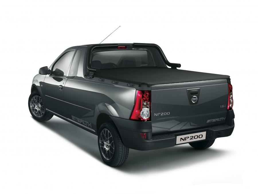  Nissan NP200 Stealth 2015 года  (фото 11 из 16)